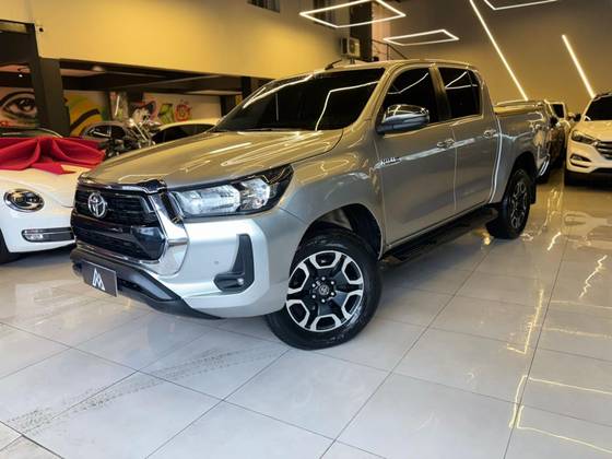 TOYOTA HILUX 2.8 D-4D TURBO DIESEL CD SRV 4X4 AUTOMÁTICO